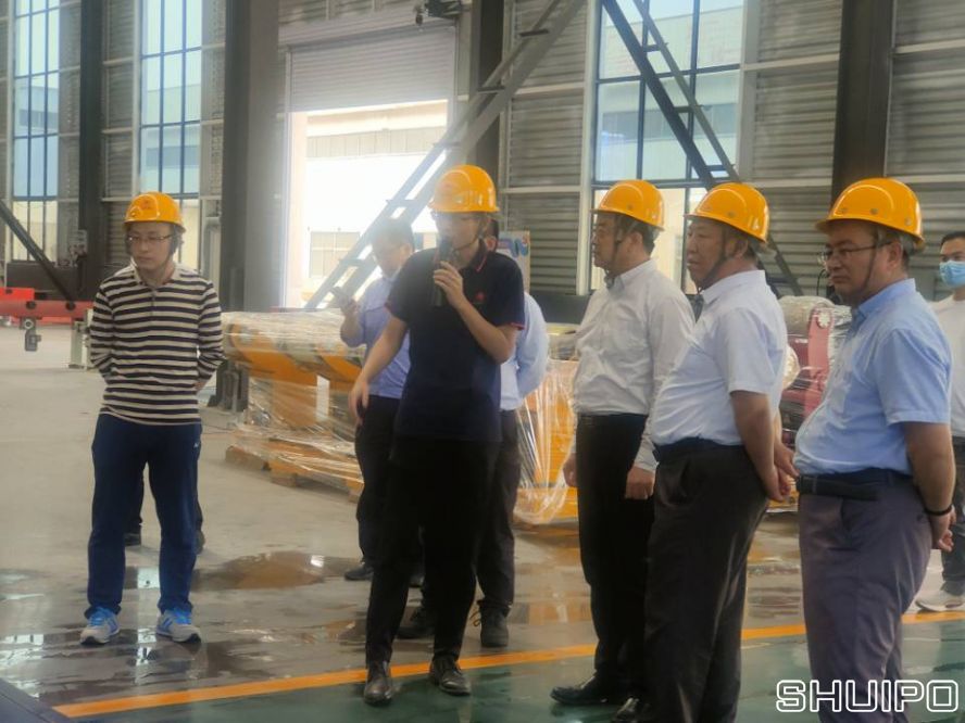 山東省科學院激光研究所所長賈中青、山東省機械設計研究院院長林江海帶領激光、高端裝備領域專家一行9人到水泊焊割實地調研2